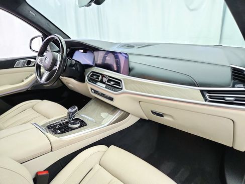 Used 2021 BMW X7 M50i w/ Dynamic Handling Package AWD/4WD image 31