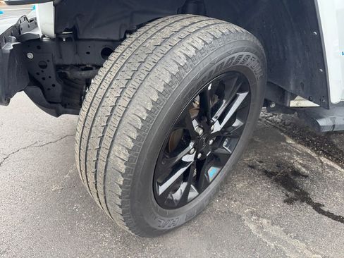 Used 2023 Jeep Wrangler Unlimited Sahara image 25