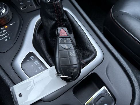 Used 2016 Jeep Cherokee Trailhawk w/ Leather Interior Group image 27