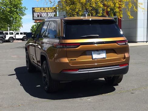 New 2026 Jeep Grand Cherokee Limited AWD/4WD image 7