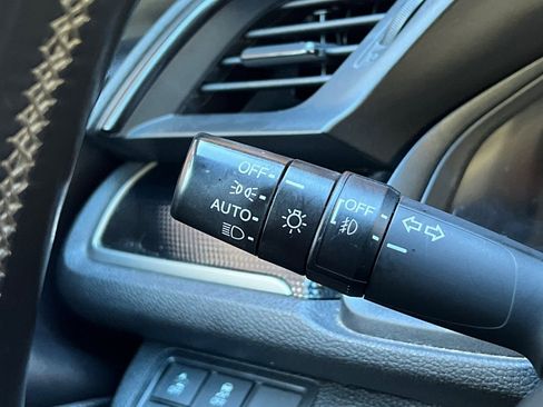Used 2021 Honda Civic Sport image 32