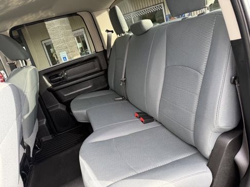 Used 2018 RAM 2500 Tradesman w/ Chrome Appearance Group image 17