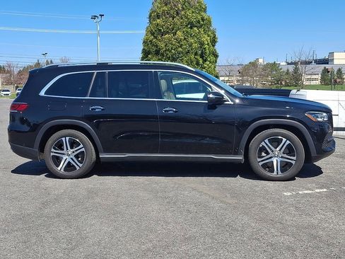 Used 2023 Mercedes-Benz GLS 450 4MATIC image 10