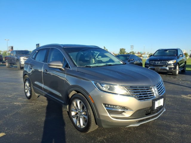 Used 2017 Lincoln MKC Select w/ Lincoln MKC Climate Package FWD image 1