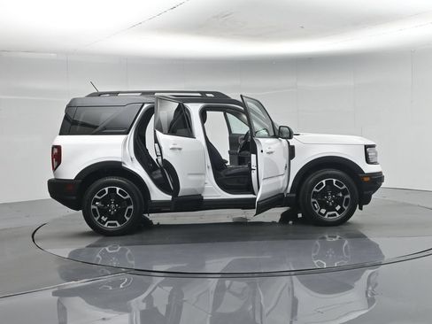 Used 2023 Ford Bronco Sport Outer Banks w/ Tech Package AWD/4WD image 5