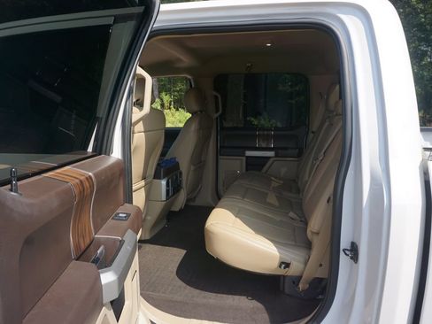 Used 2019 Ford F150 Lariat AWD/4WD image 13