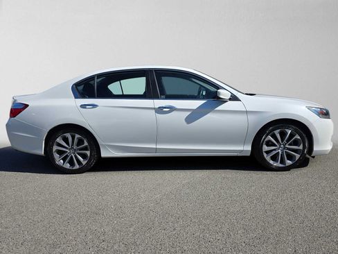 Used 2015 Honda Accord Sport image 2