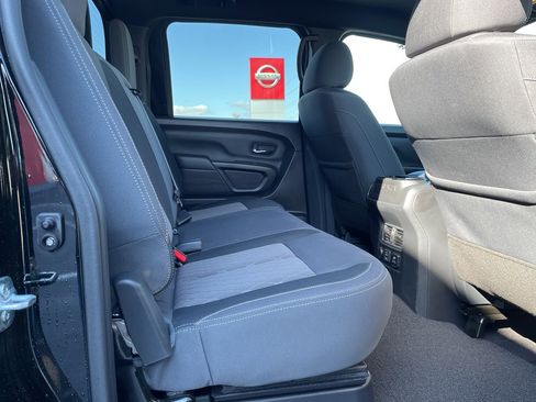 Used 2024 Nissan Titan SV image 23