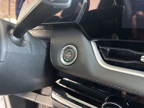 New 2026 Chevrolet Equinox LT w/ Convenience Package II FWD image 28