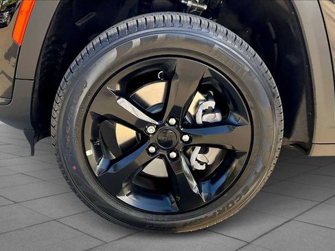 New 2025 Jeep Grand Cherokee L Limited w/ Black Appearance Package image 11