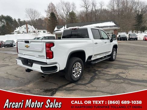 Used 2024 Chevrolet Silverado 2500 High Country w/ Technology Package image 5