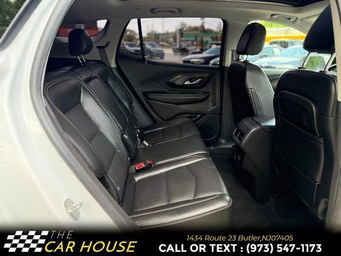 Used 2021 GMC Terrain SLT w/ Infotainment Package II AWD/4WD image 18