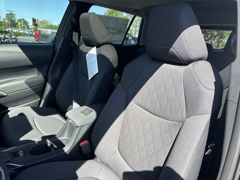 New 2025 Toyota Corolla Cross LE image 14