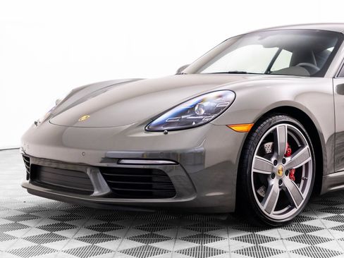 Certified 2025 Porsche 718 Cayman S RWD image 33