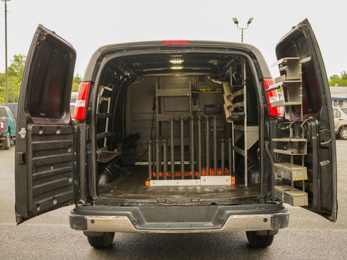 Used 2019 Chevrolet Express 2500 w/ Driver Convenience Package RWD image 11