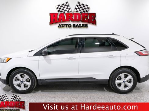 Used 2021 Ford Edge SE image 1