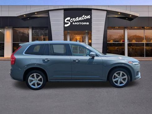 Used 2021 Volvo XC90 T6 Momentum w/ Climate Package AWD/4WD image 6