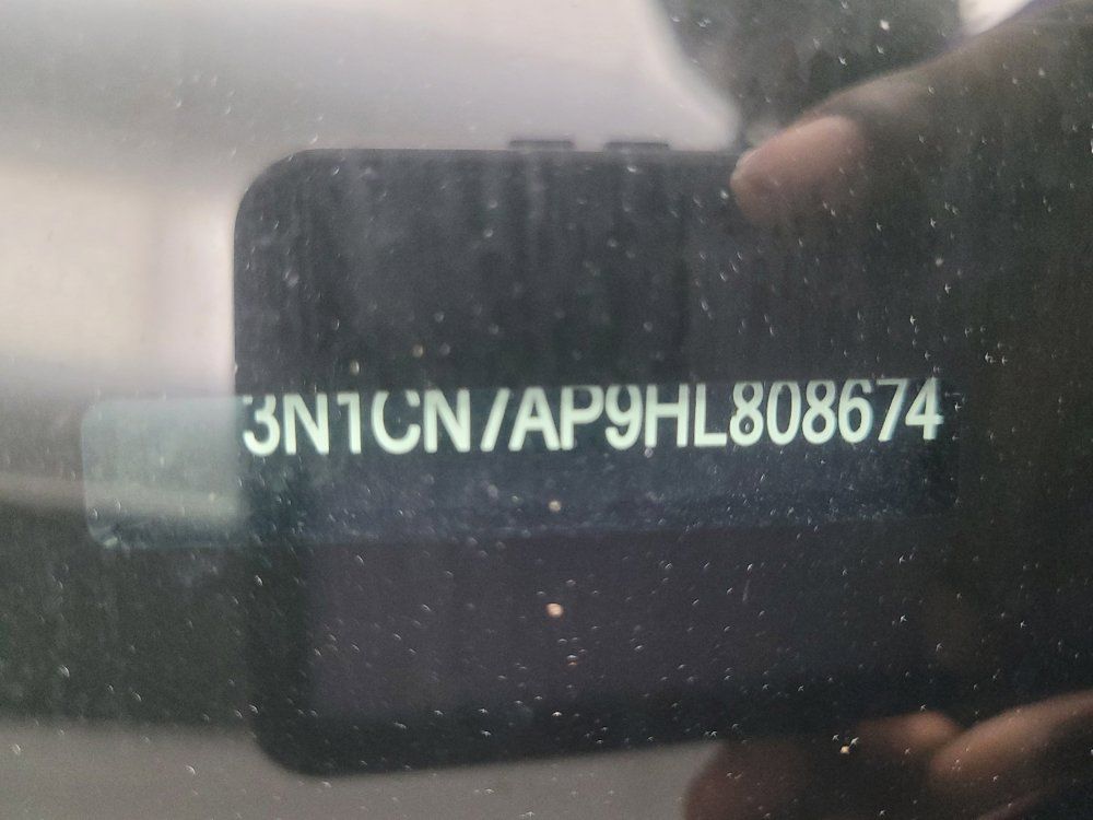 Used 2017 Nissan Versa SV FWD image 33
