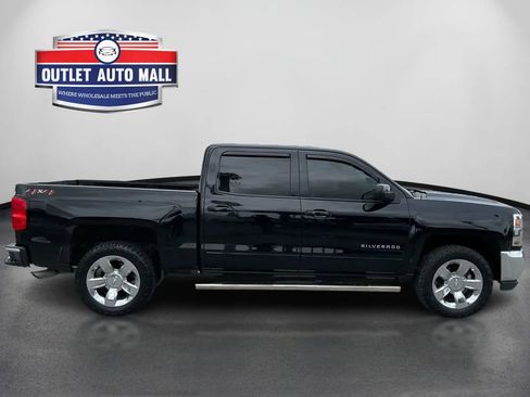 Used 2018 Chevrolet Silverado 1500 LT w/ LT Eassist Package AWD/4WD image 2