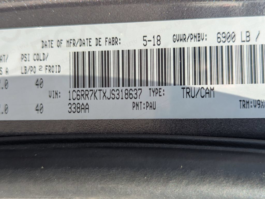 Used 2018 RAM 1500 ST w/ SXT Appearance Group AWD/4WD image 33