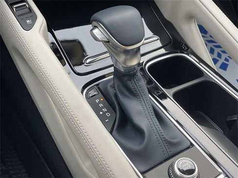 Used 2025 Kia Telluride EX w/ EX Captain's Chair Package image 32