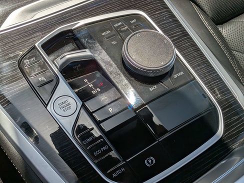 Used 2024 BMW X5 sDrive40i w/ M Sport Package RWD image 31