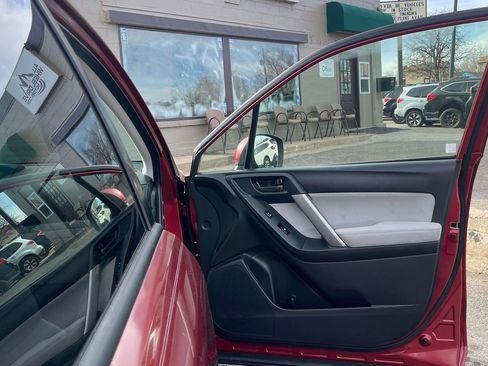 Used 2015 Subaru Forester 2.5i Premium image 11