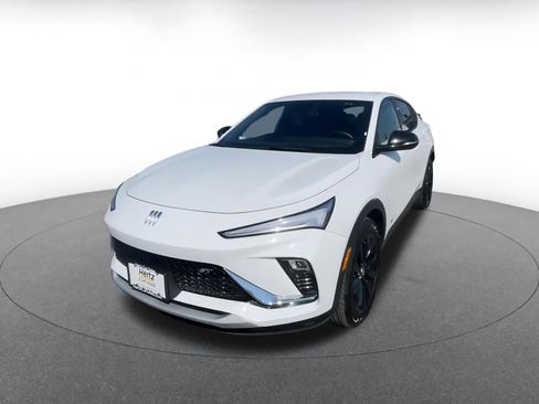 Used 2025 Buick Envista Sport Touring image 7