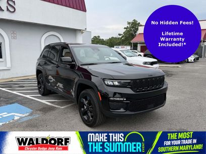 Used 2025 Jeep Grand Cherokee Limited w/ Black Appearance Package