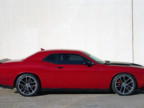 Used 2016 Dodge Challenger R/T Scat Pack w/ Leather Interior Group RWD image 48