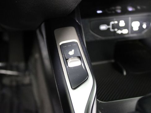 Used 2024 Kia Sorento S image 19