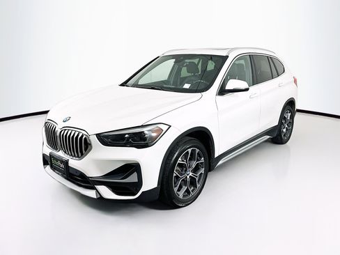 Used 2021 BMW X1 xDrive28i w/ Premium Package image 3