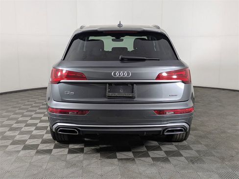 Used 2021 Audi Q5 e Premium Plus image 4