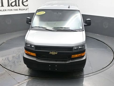 Used 2024 Chevrolet Express 3500 image 42