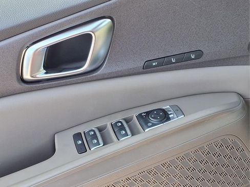 New 2026 Kia Carnival EX FWD image 13