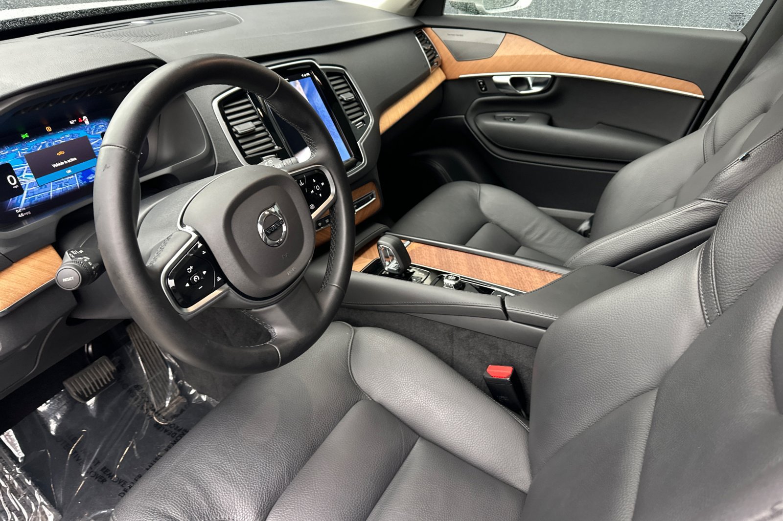 Certified 2025 Volvo XC90 T8 Plus w/ Protection Package Premier AWD/4WD image 14