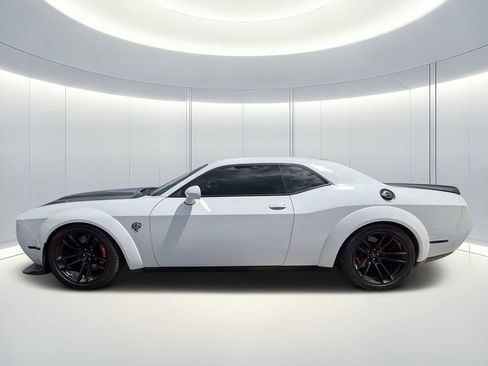 Used 2022 Dodge Challenger SRT Hellcat RWD image 7
