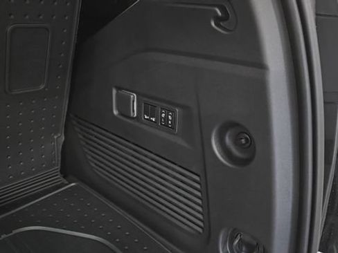 New 2026 Chevrolet Tahoe High Country AWD/4WD image 16