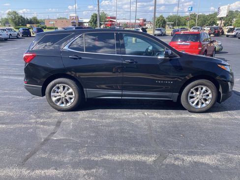 Used 2020 Chevrolet Equinox LT image 2
