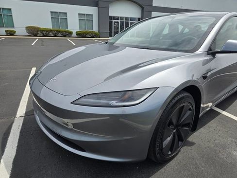 Used 2025 Tesla Model 3 Long Range image 10