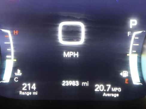 Used 2025 Chrysler Pacifica Select image 14