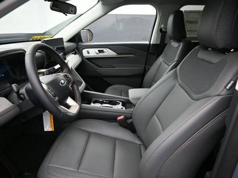 New 2026 Ford Explorer Active AWD/4WD image 18