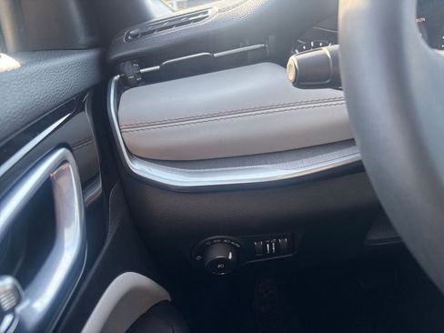 Used 2025 Jeep Compass Limited AWD/4WD image 35