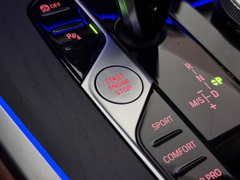 Used 2021 BMW X7 xDrive40i image 39