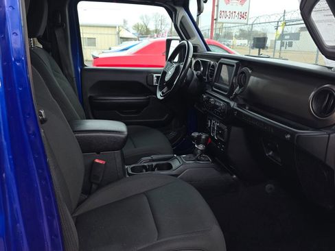 Used 2018 Jeep Wrangler Unlimited Sport S AWD/4WD image 16