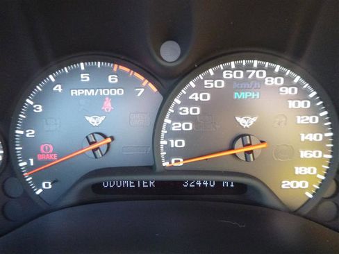 Used 1998 Chevrolet Corvette Convertible w/ Memory Pkg RWD image 18