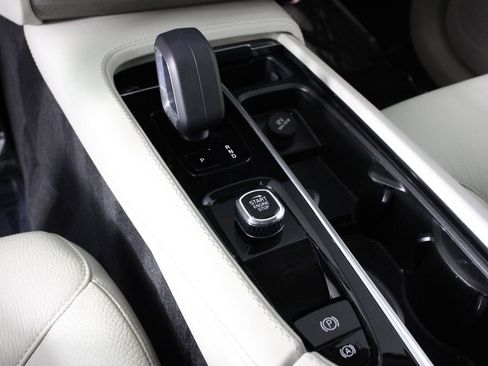 Certified 2023 Volvo XC90 T8 Plus w/ Protection Package Premier image 15