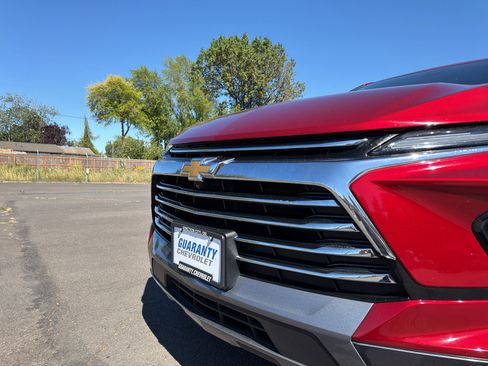 Used 2024 Chevrolet Blazer Premier w/ Driver Confidence II Package AWD/4WD image 5