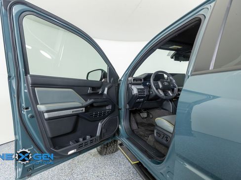 Used 2025 Toyota 4Runner Trailhunter AWD/4WD image 9