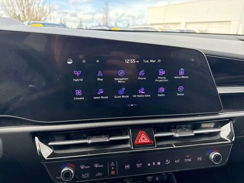Certified 2023 Kia Niro EX Touring image 21
